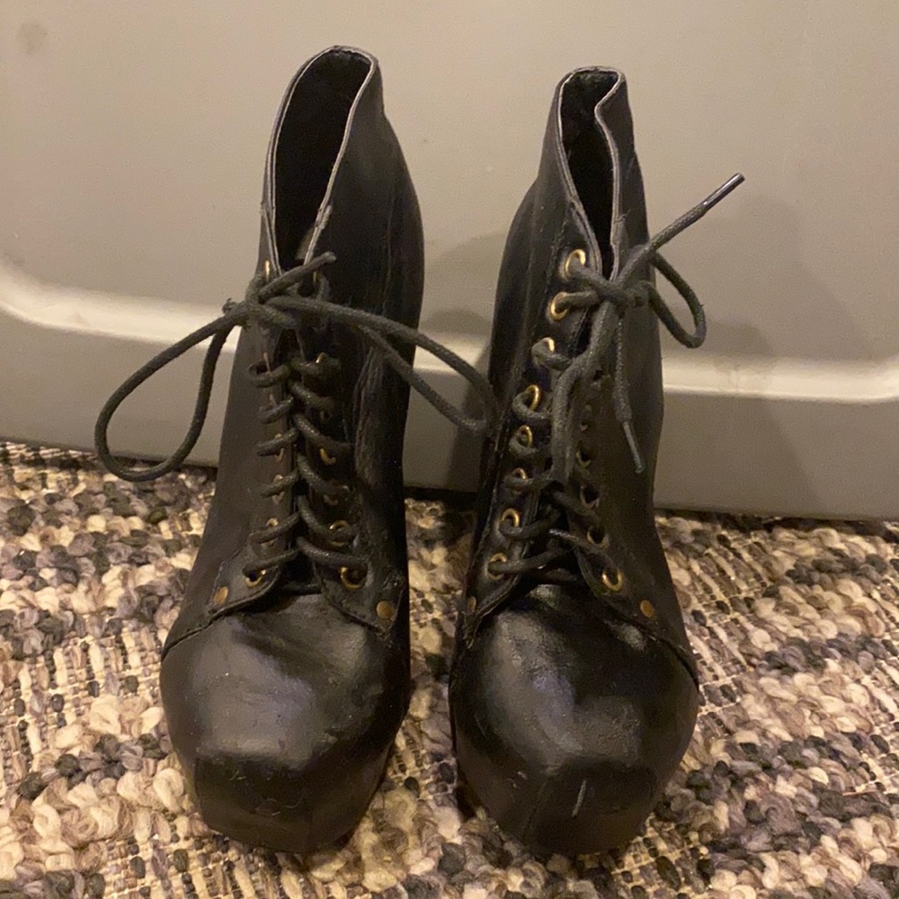 Super cute lace up chunky heels